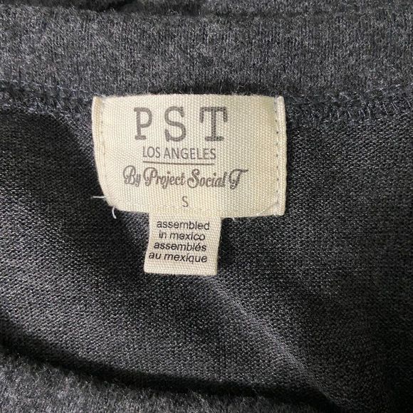NWOT THE PROJECT SOCIAL T Grey Crew Neck "Gratitude Is The Best Attitude" Long S - Picture 6 of 8